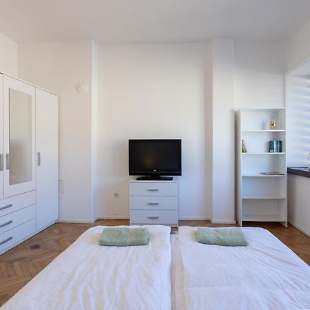 1Bdr Flat In Center Of Sofia Vitoshka Blvdアパートメント エクステリア 写真