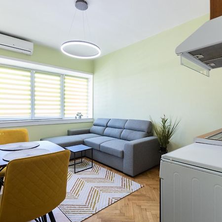 1Bdr Flat In Center Of Sofia Vitoshka Blvdアパートメント エクステリア 写真