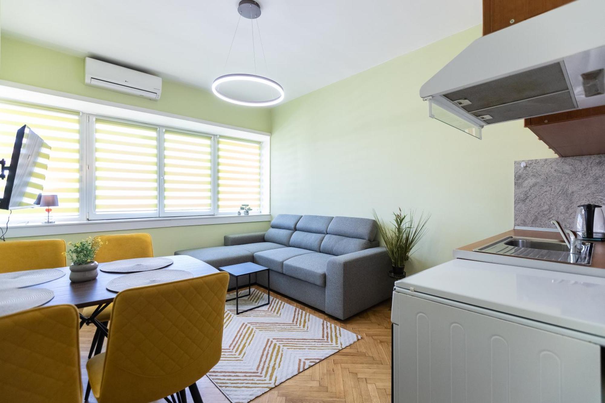 1Bdr Flat In Center Of Sofia Vitoshka Blvdアパートメント エクステリア 写真